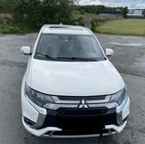 Mitsubishi Outlander 2.4 MIVEC PLUG-IN HYBRID 4WD Top Navi