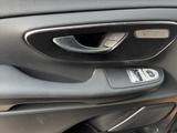 Mercedes-Benz V 220 d STYLE Kompakt MBUX+360°+DISTRONIC+AHK+++ - 7-Sitzer Vans