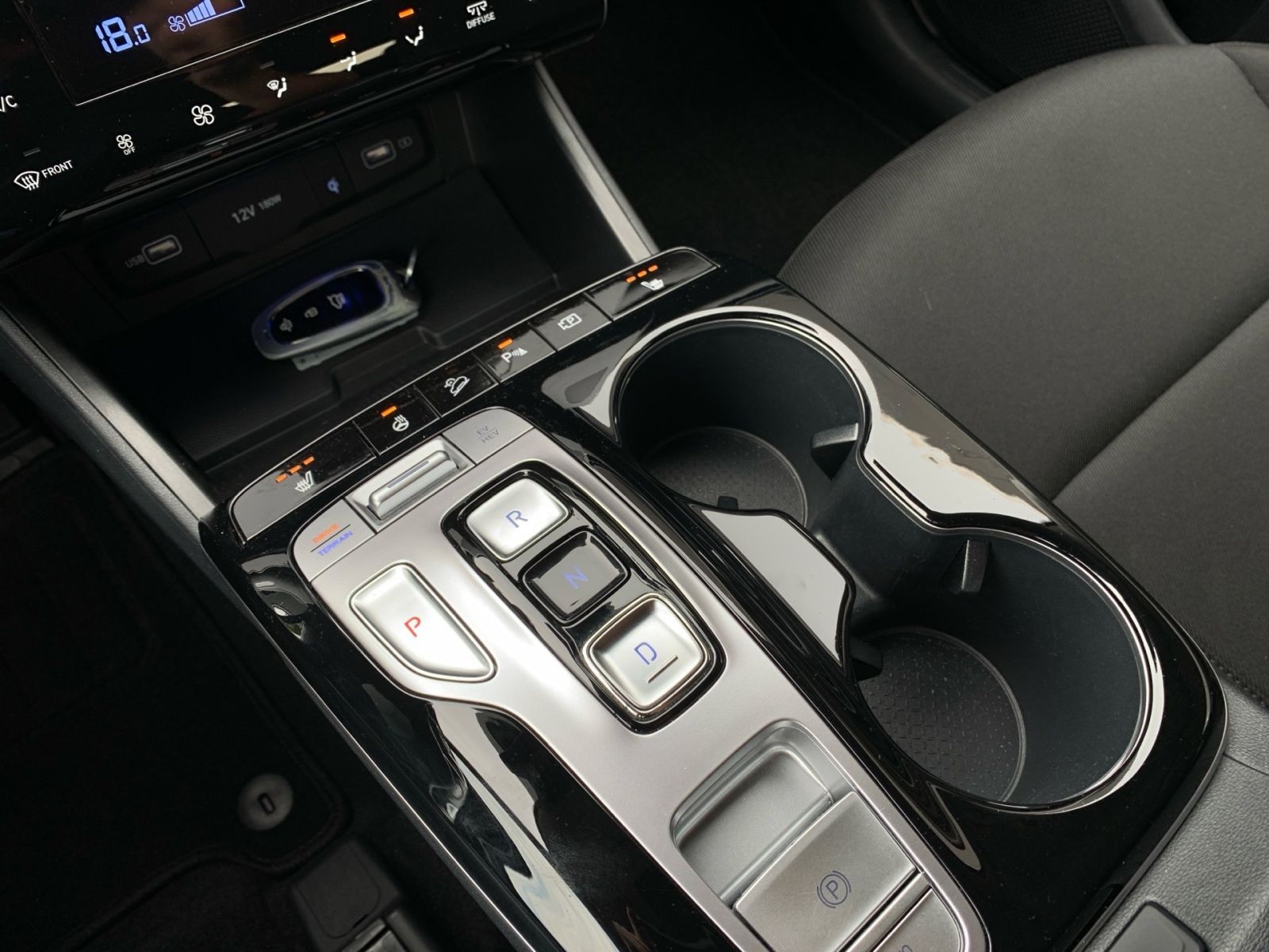 Fahrzeugabbildung Hyundai TUCSON 1.6 T-GDI Trend Plug-In Hybrid 4WD 1Hd