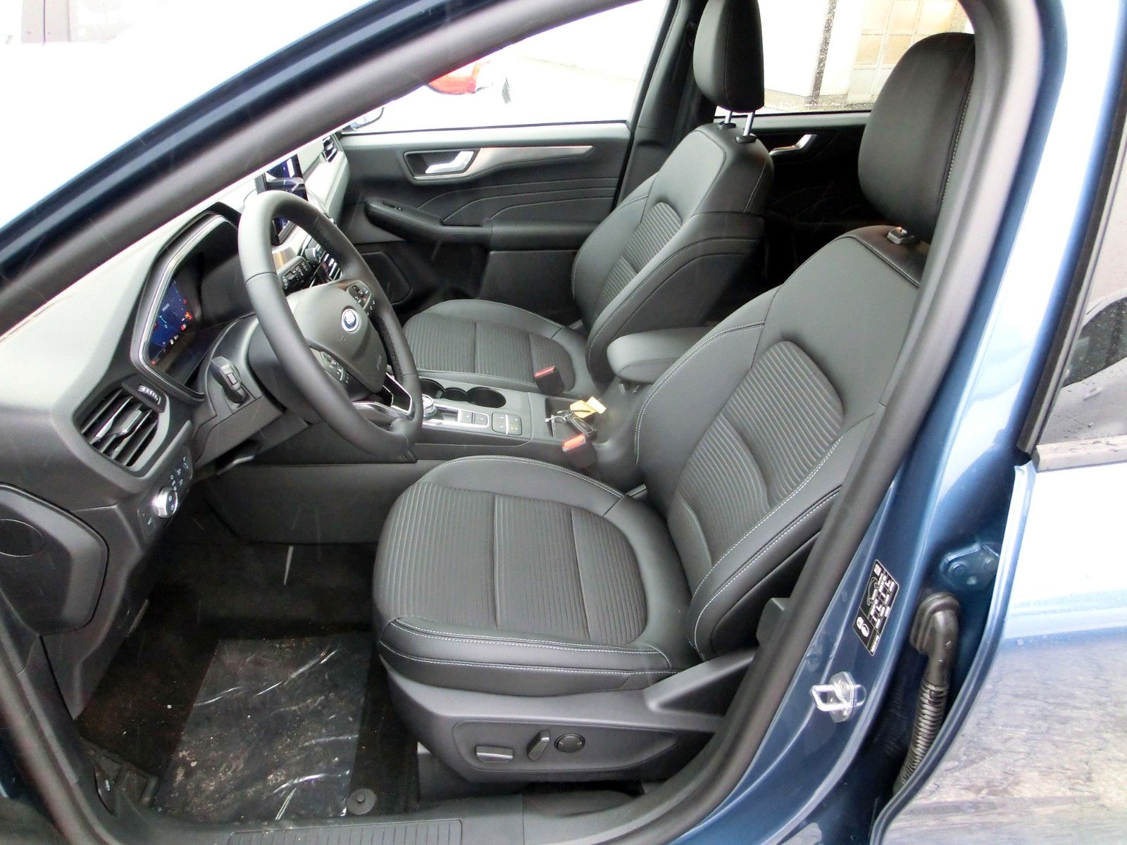 Fahrzeugabbildung Ford Kuga Titanium X Automatik *LED*Kamera*Navi*