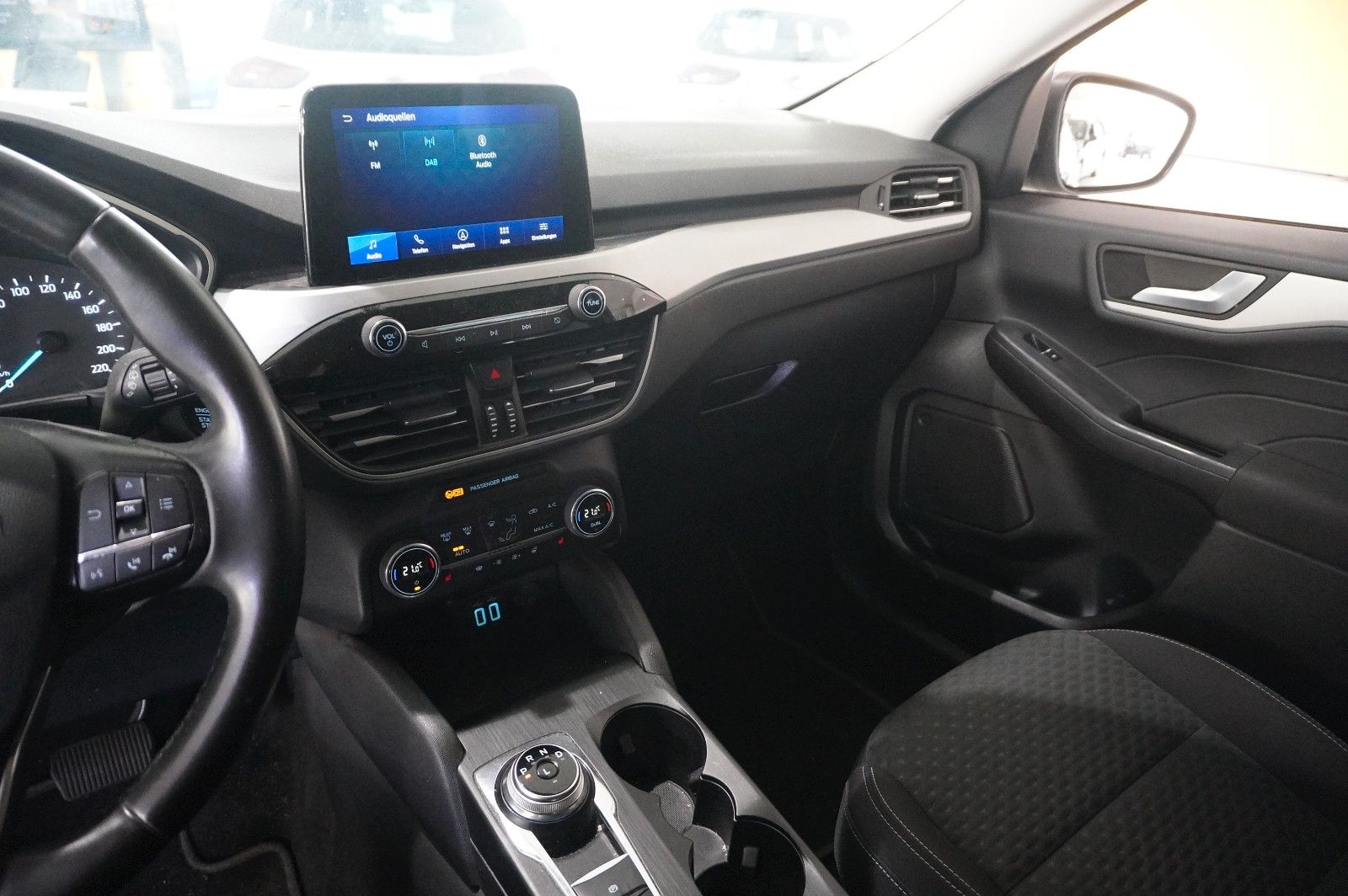 Fahrzeugabbildung Ford Kuga 1.5D COOL & CONN. NAVI/LED/SHZ/TEMP./NEBEL