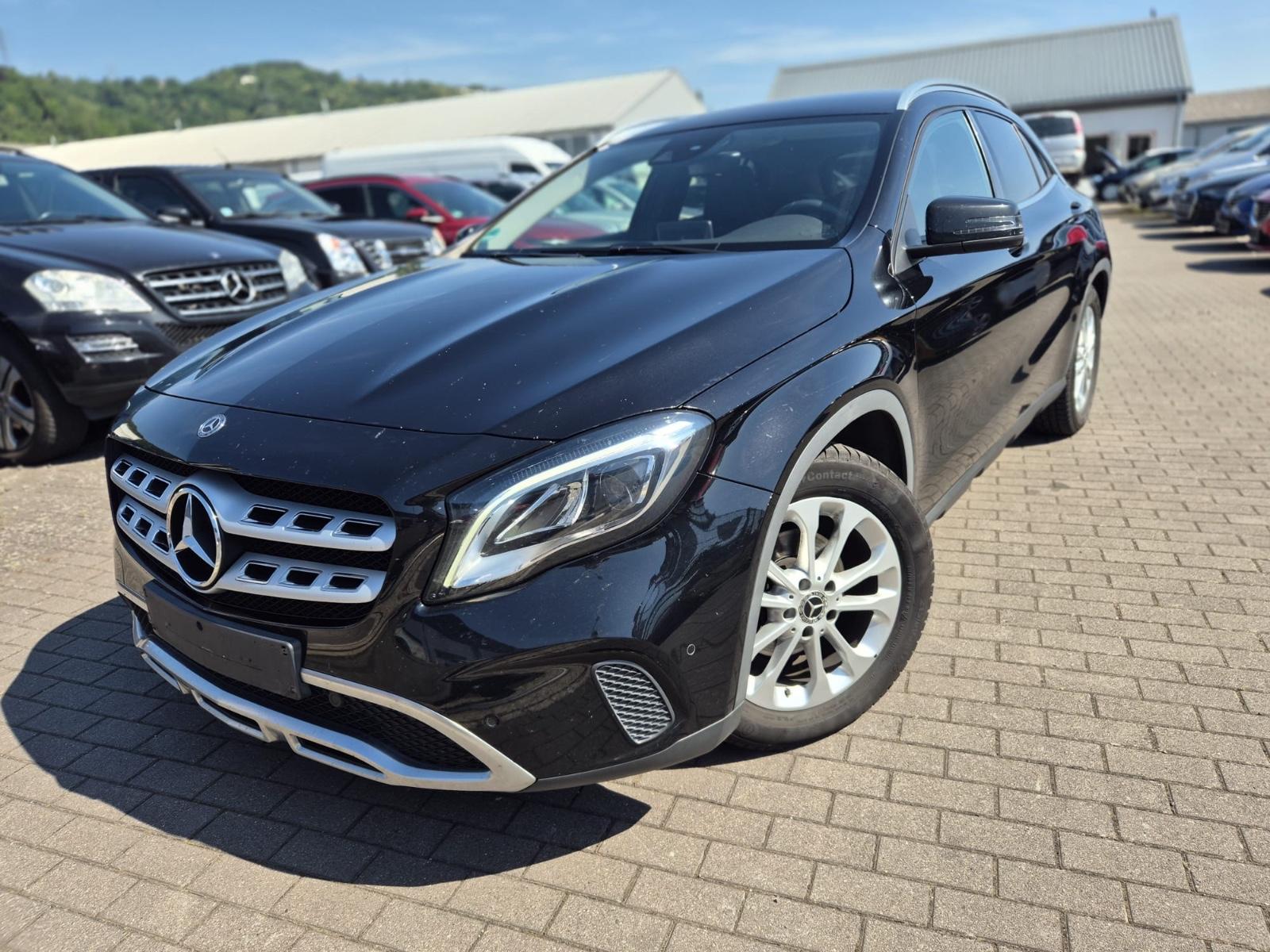 Mercedes-Benz GLA 200 GLA GLA 200//LED//