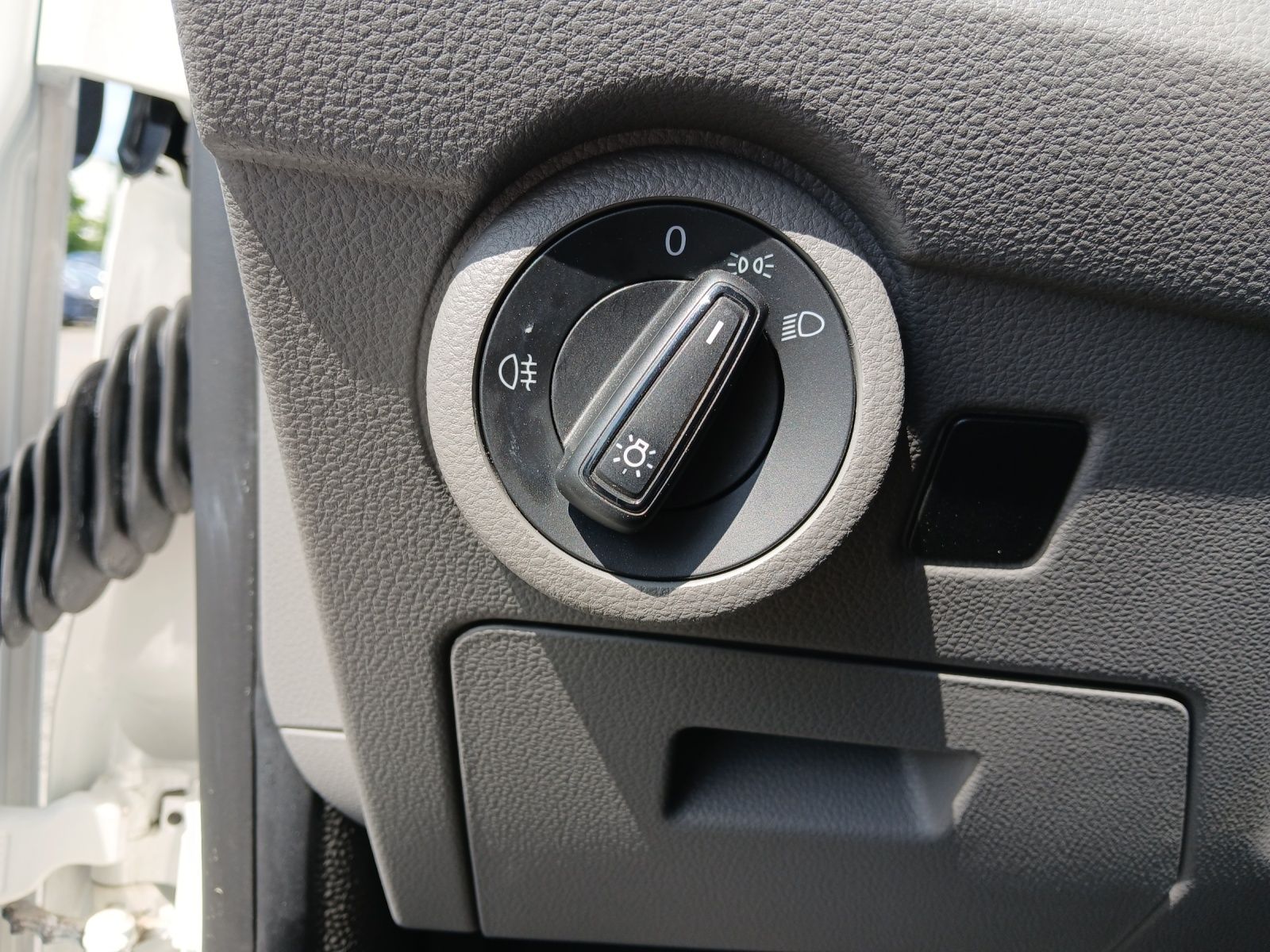 Fahrzeugabbildung Volkswagen T6 Transporter T6.1 TDI Kasten LED AHK RFK KLIMA