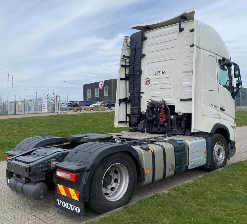 Volvo Vehicle Tractor 4x2 Standard