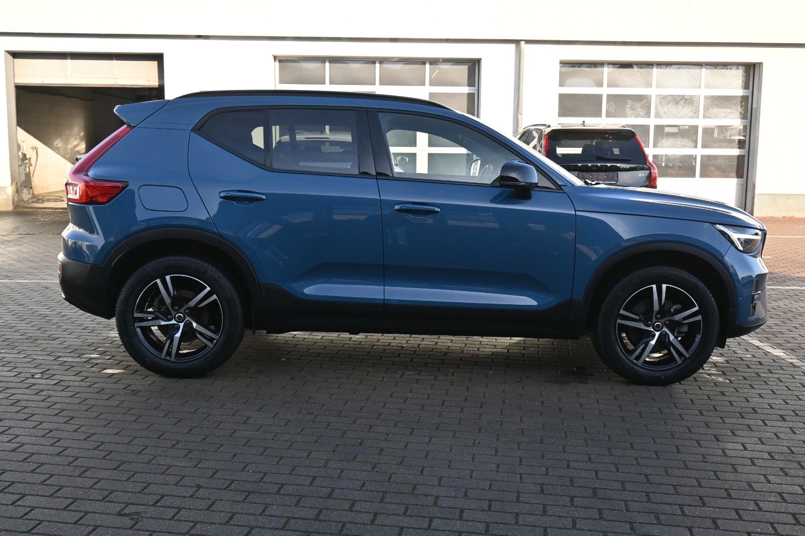 Fahrzeugabbildung Volvo XC40 B3 DKG Plus Dark*360°*PANO*ACC*AHK