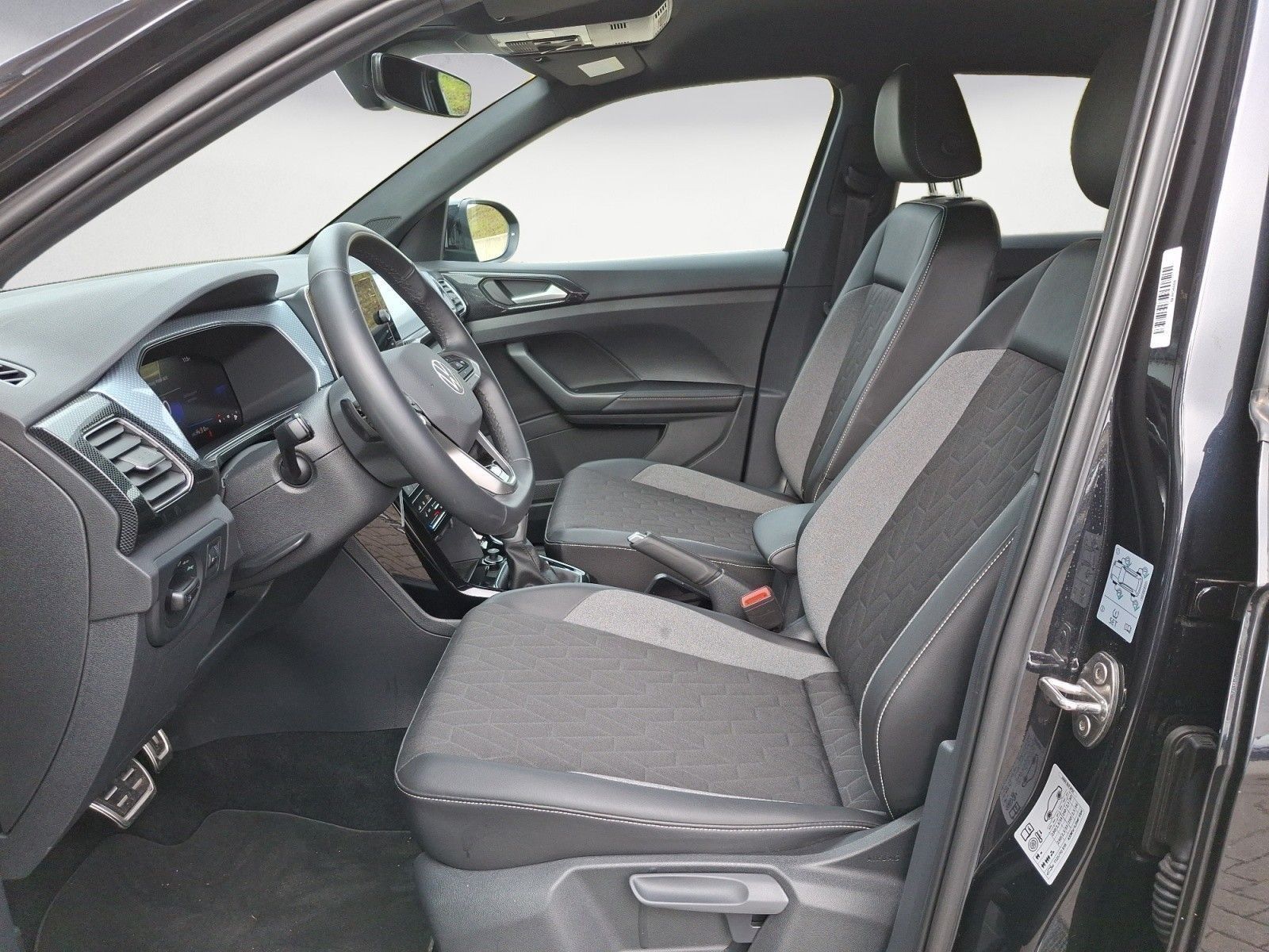 Volkswagen T-Cross - Bild 8