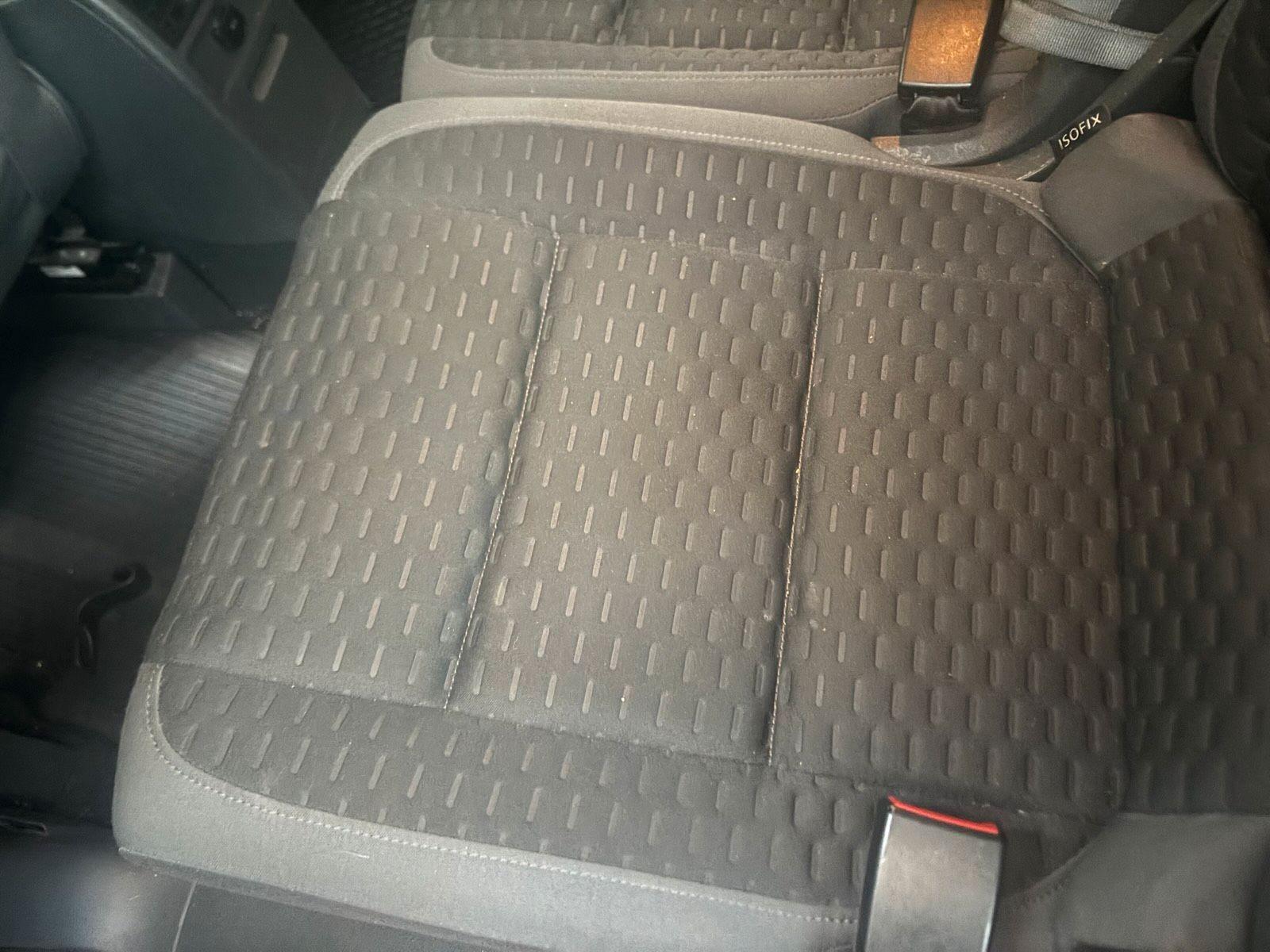 Volkswagen Touran 2010 — photo 11