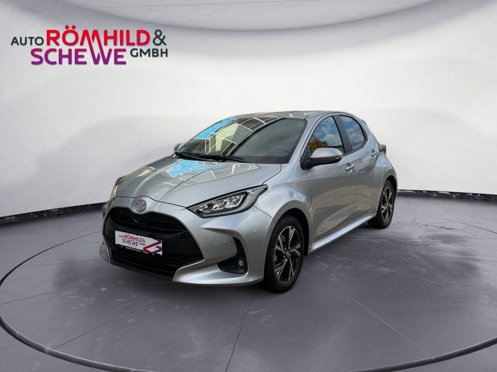 Gebrauchtwagen Toyota Yaris Yaris 1,5 l Hybrid Teamplayer+AT+LED+Klima+ in Dieburg