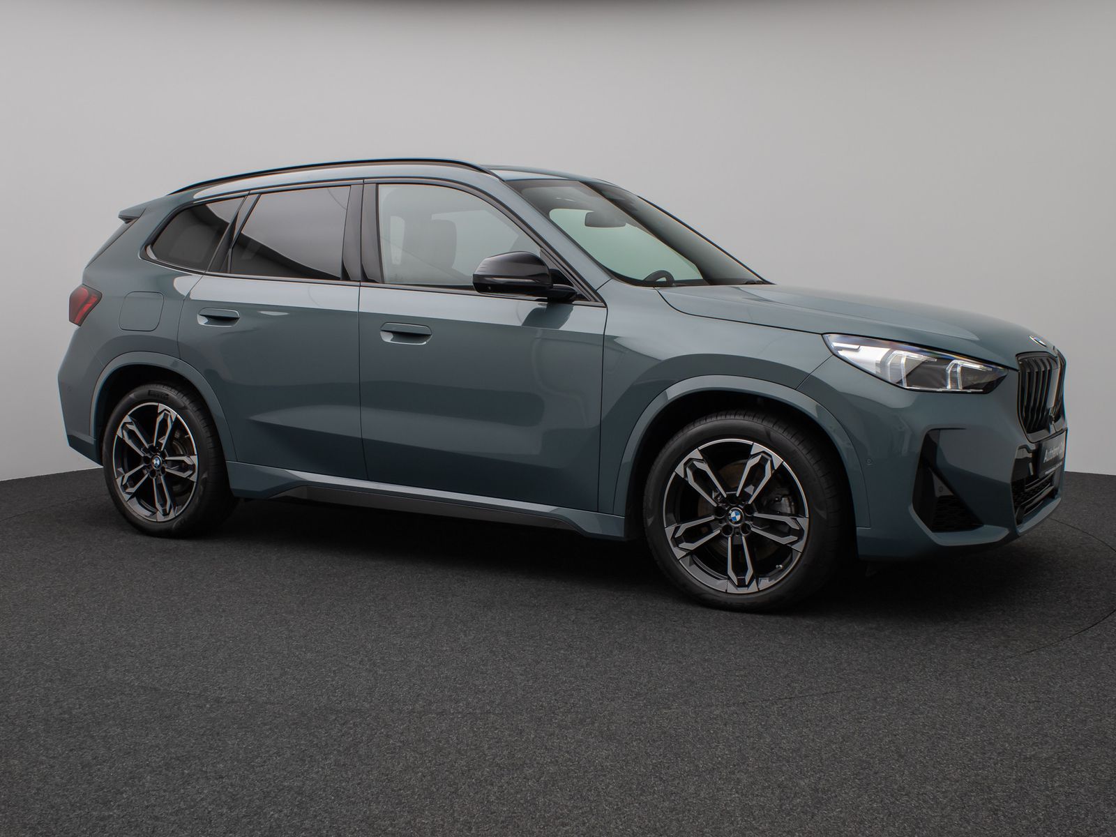 Fahrzeugabbildung BMW X1 xD23i M Sport Panorama 360°HUD DAB AHK Komfor