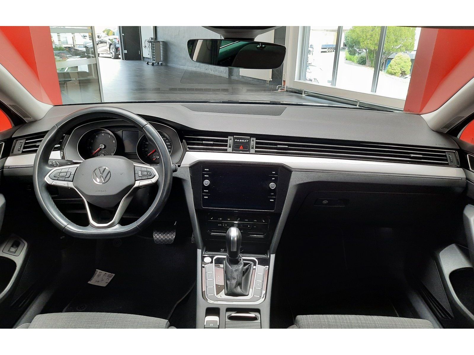 Fahrzeugabbildung Volkswagen Passat Variant Business TSI DSG *AHK*Cam*Navi*
