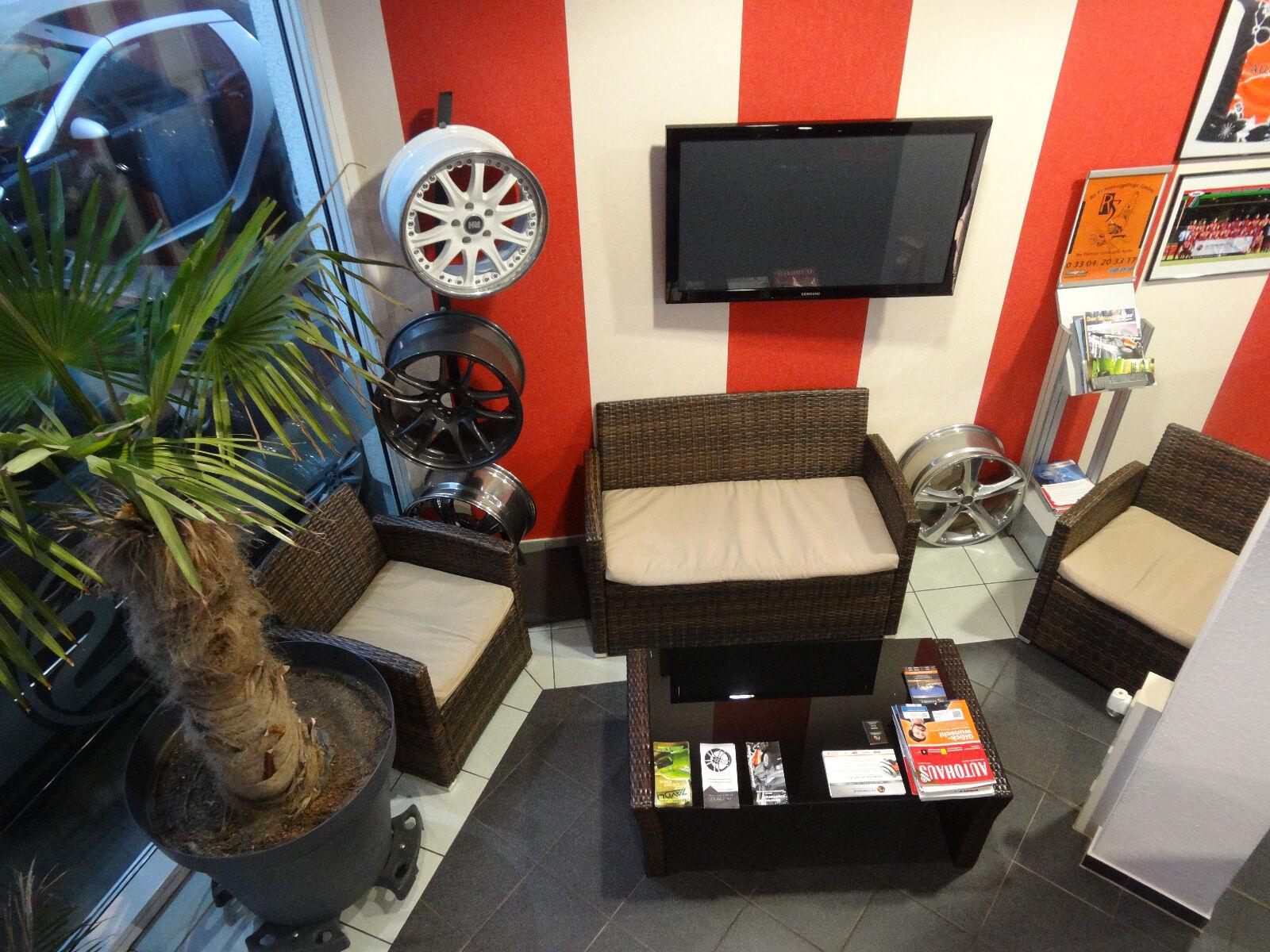showroom-image-bottom