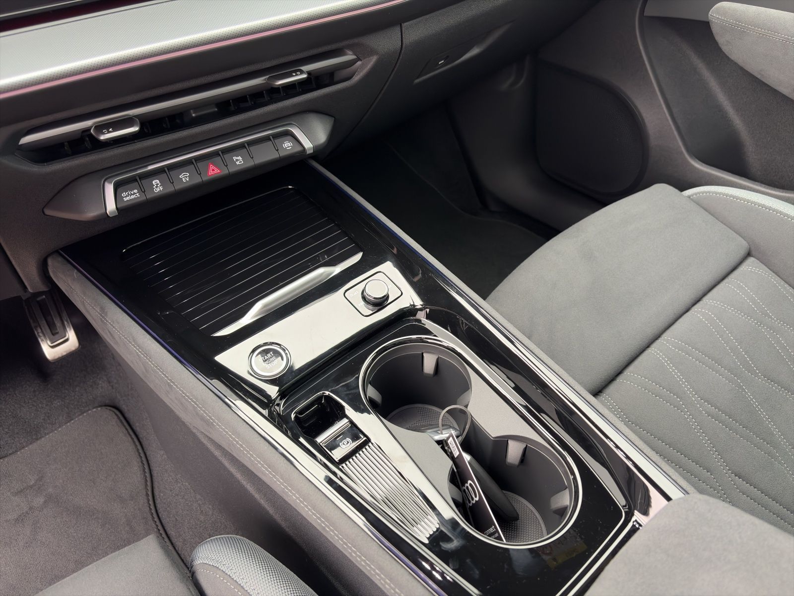 Audi Q3 SUV e-hybrid TECHPRO+PANO+HUD+DIGI-MATRIX+ foto 6