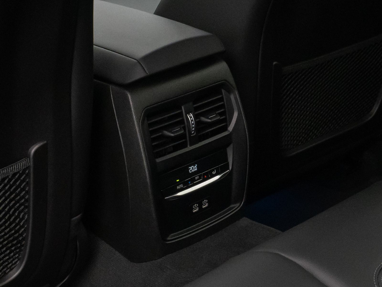 Fahrzeugabbildung BMW 330e M Sport Kamera DAB HiFi Stop&Go Komfort 19"