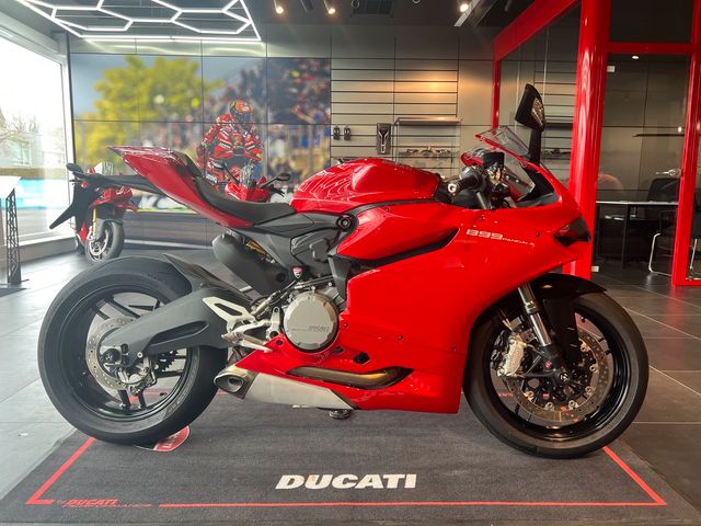 Ducati Panigale 899 