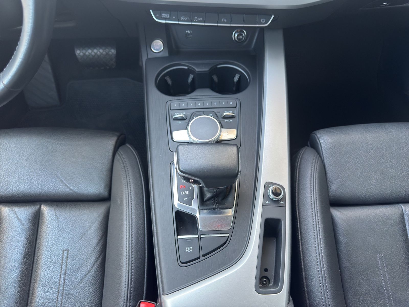 Fahrzeugabbildung Audi A4 Avant*Quattro*Apple CarPlay*Navi*AHK*Sport*