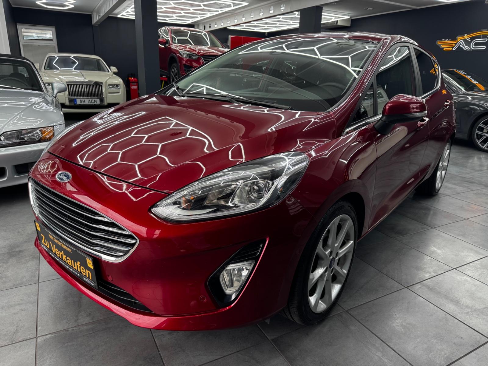 Ford Fiesta Titanium Automatik *Navi *PDC *SHZ *SYNC