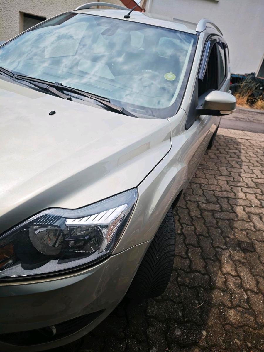 Ford Focus 2010 — rear view