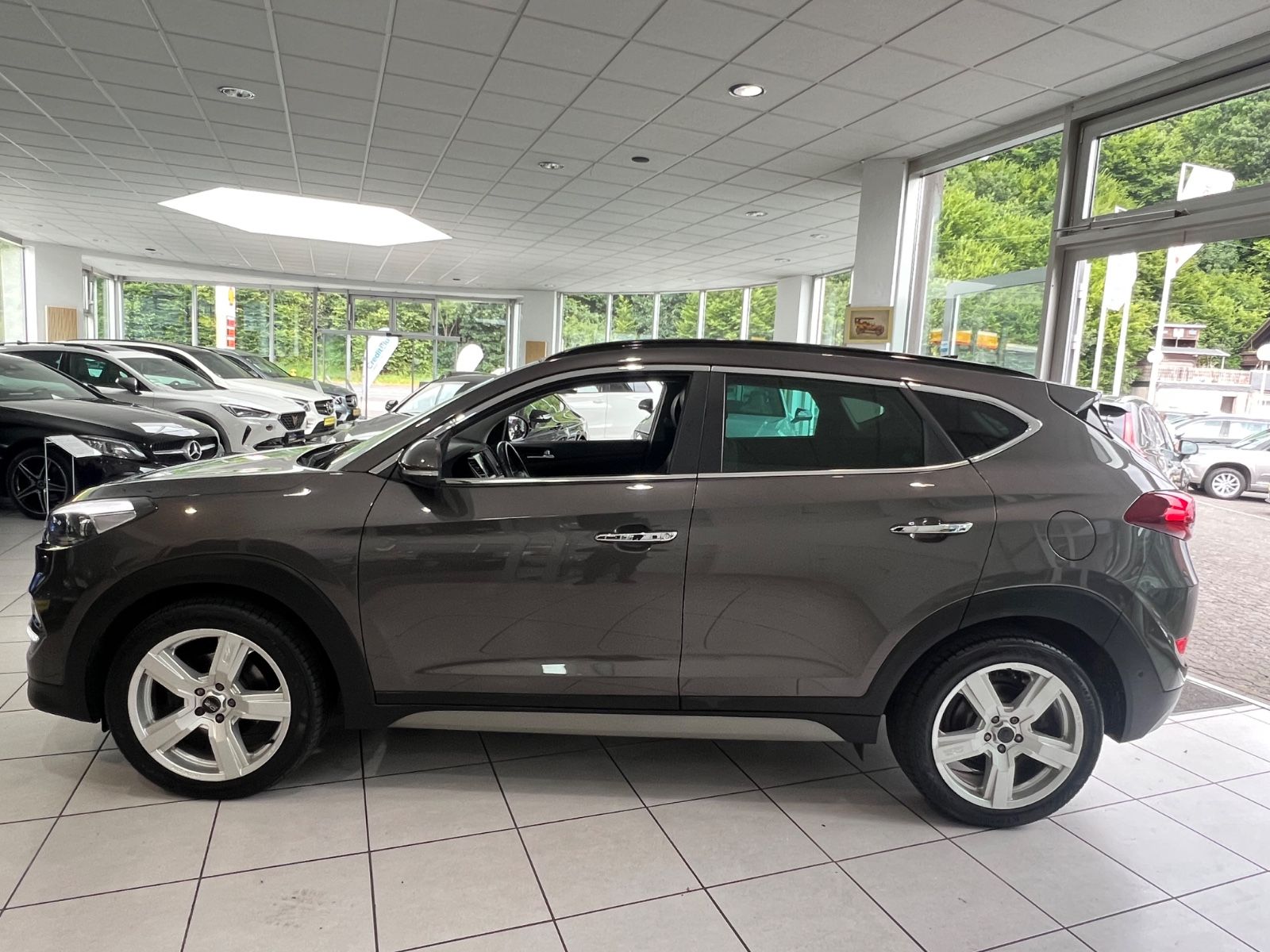 Fahrzeugabbildung Hyundai Tucson Premium 4WD *SITZBELÜFTUNG*4xSITZHEIZUNG*
