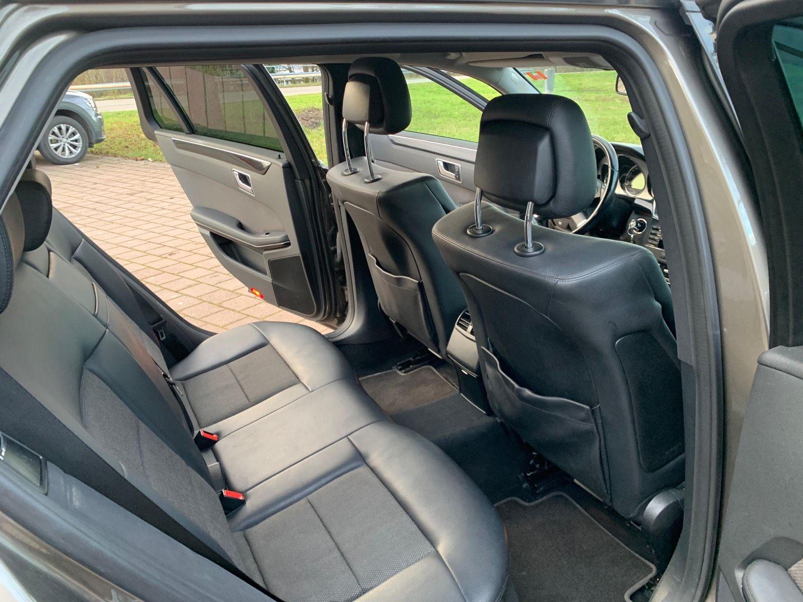 Mercedes-Benz E220 2010 — photo 9
