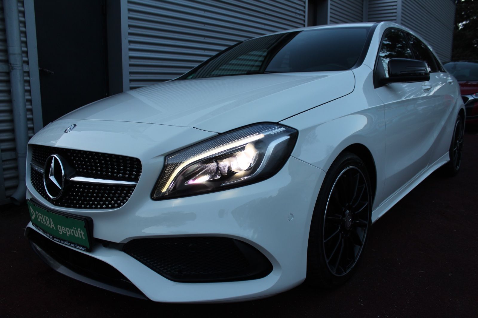 MERCEDES-BENZ A 200 EXCLUSIV PAKET AMG-LINE NIGHT LEDER NAVI