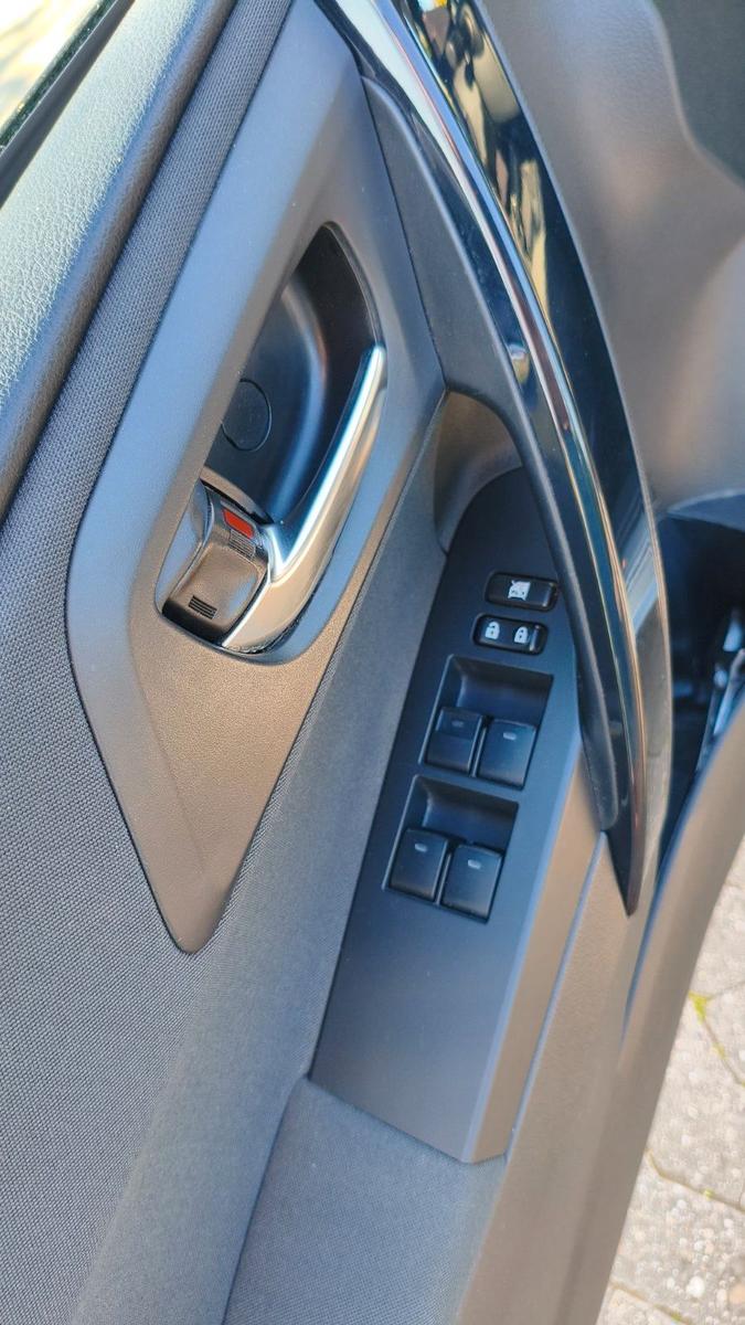 Toyota Auris 2015 — photo 11