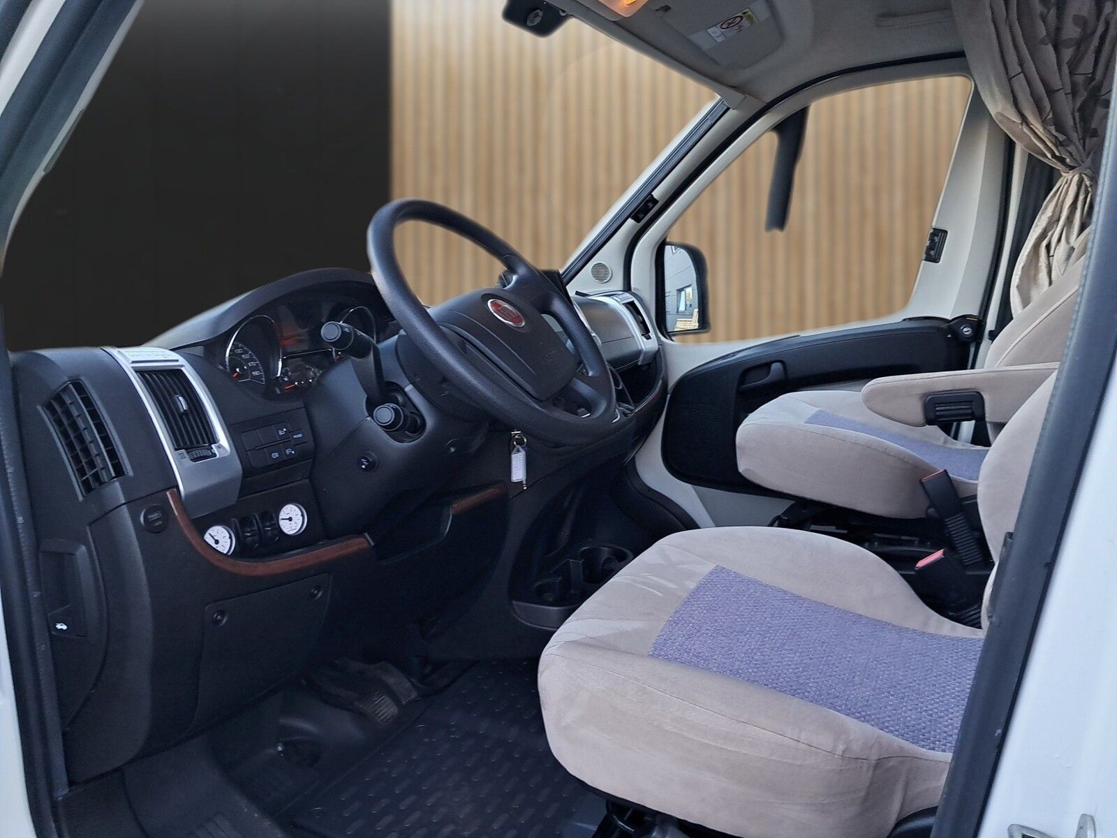 Fahrzeugabbildung Carthago chic c-line T 4.9 LE Luftfederung,SAT,TV