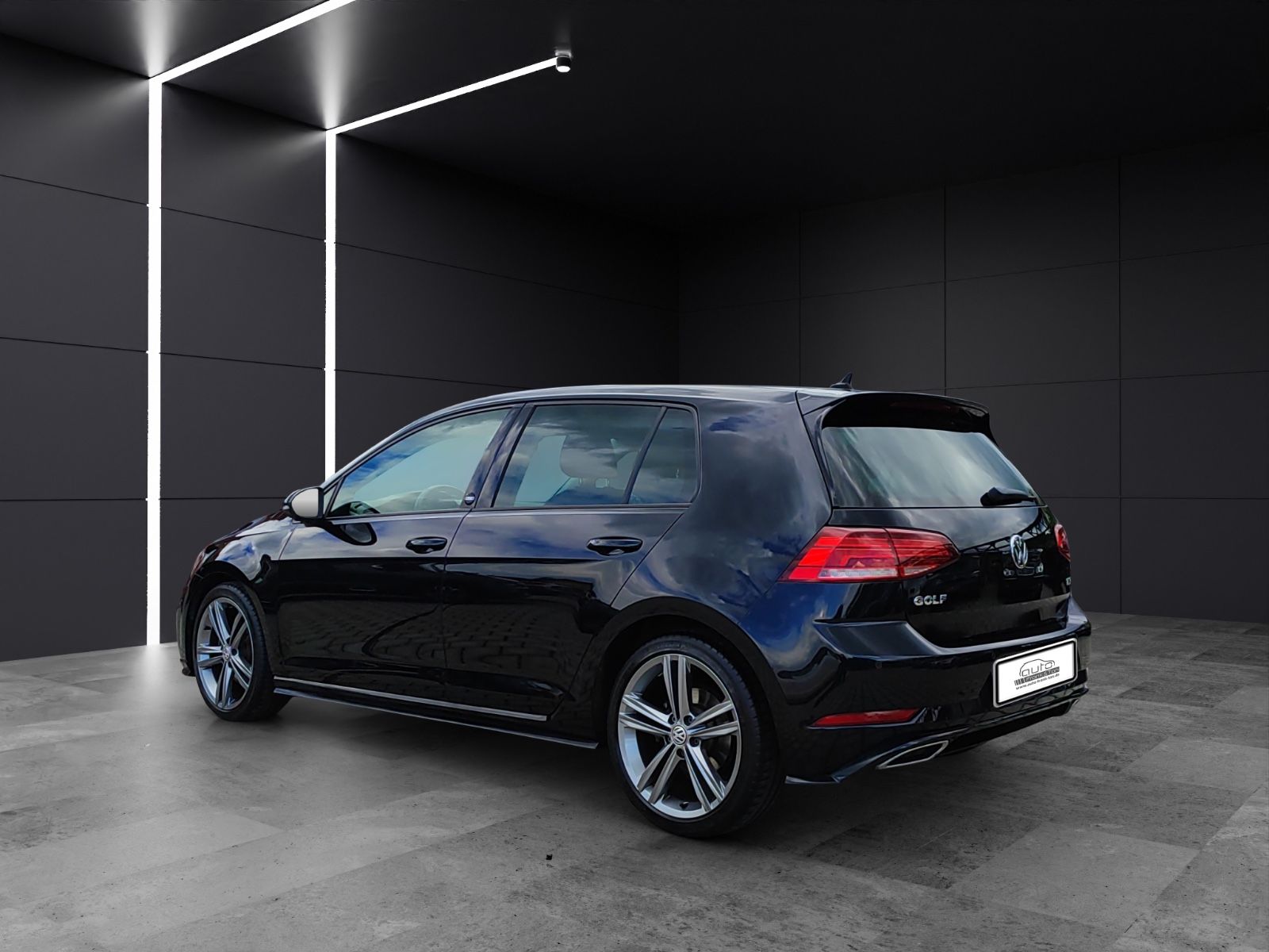 Fahrzeugabbildung Volkswagen Golf VII Lim. Sound *R-Line*BMT*SitzHZ*Sport*LED