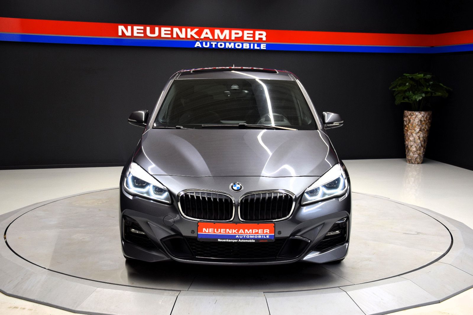 Fahrzeugabbildung BMW 220d Active Tourer xDrive M Sport Pano HUD Kame
