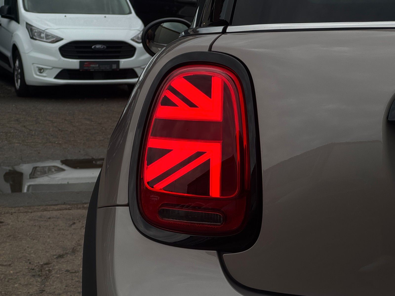 Fahrzeugabbildung MINI Cooper S Classic Trim H&K Pano Leder CAM ACC