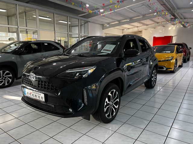 Toyota Yaris Cross Black&White FWD +gratis Winterräder