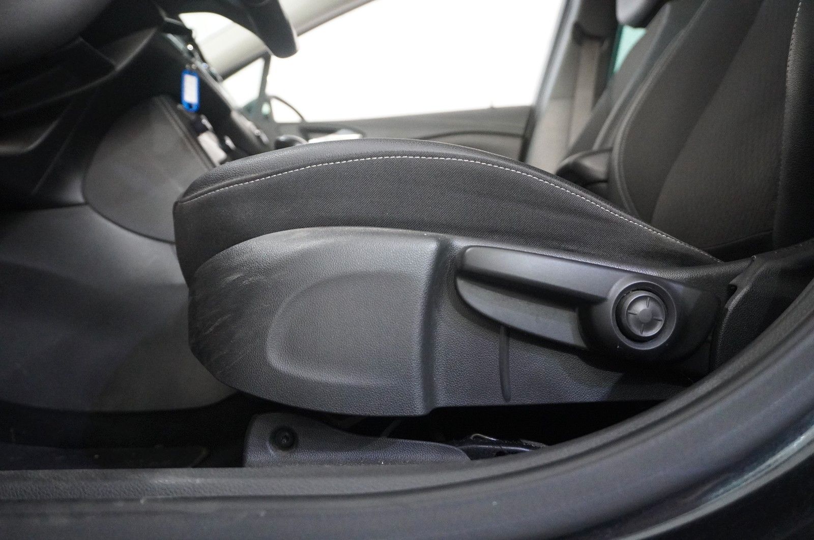 Fahrzeugabbildung Opel Astra K Lim. 1.4T INNOV. NAVI/LED/KAMERA/SH/TEMP