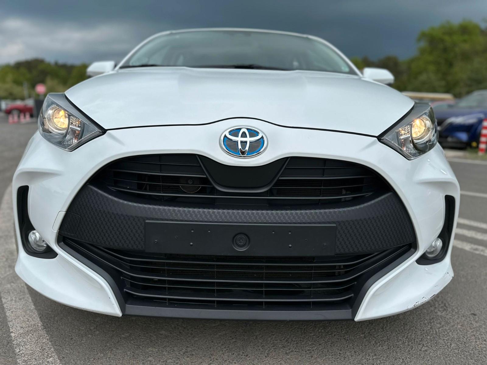 Toyota Yaris Hybrid 1,5 CVT Constantly Varying Transmio