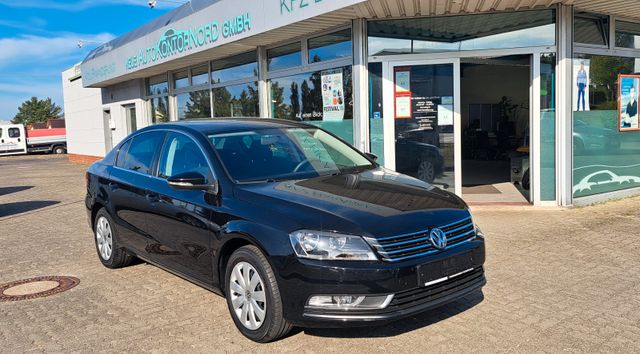 Volkswagen Passat Trendline*2.HAND*SCHECKHEFT*SHZ*SR+WR*