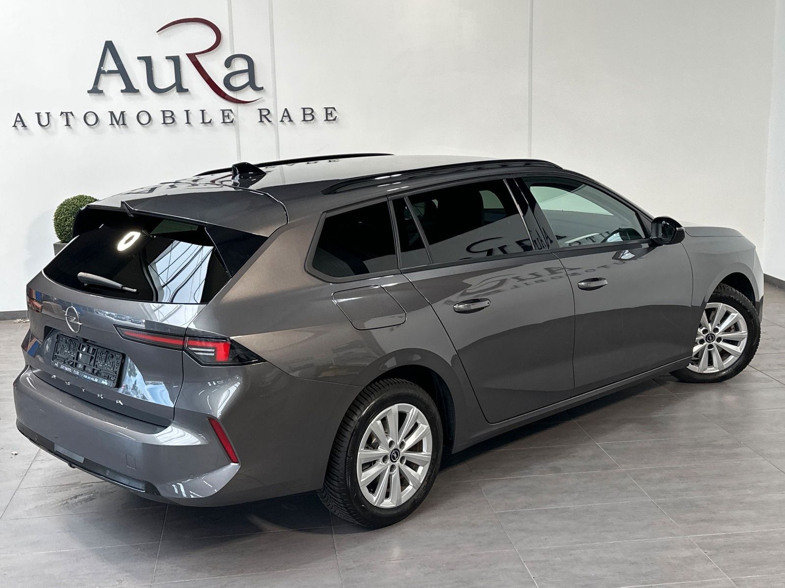 Fahrzeugabbildung Opel Astra SpT 1.5 D Aut Business Elegance NAV+LED