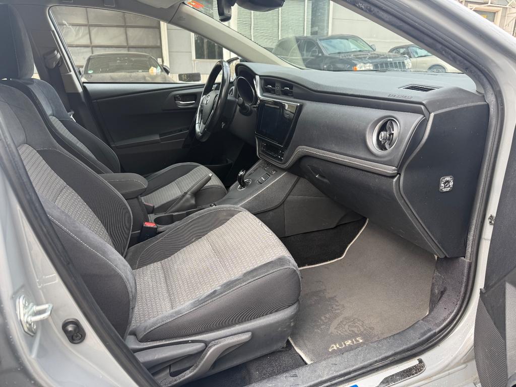 Toyota Auris Touring Sports