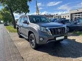 Toyota Land Cruiser 2.8 Auto 130KW *Webasto+MwSt+Navi* - graue Toyota Land Cruiser
