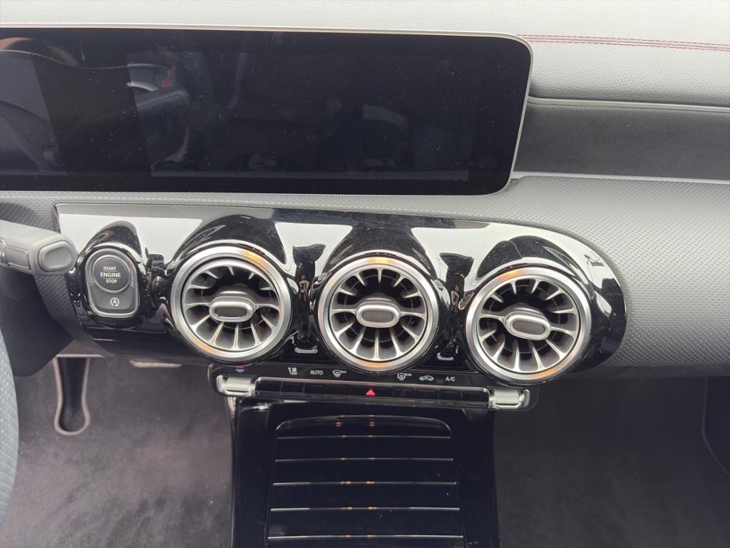 Fahrzeugabbildung Mercedes-Benz CLA 180 SB AMG*PANO-SD*TOTWINKEL*LED*DAB*KAMERA