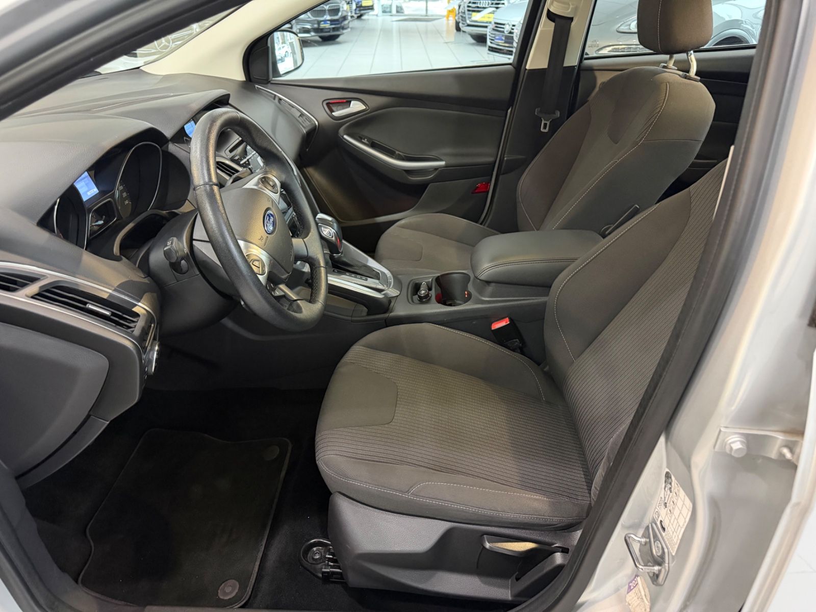 Fahrzeugabbildung Ford Focus Lim. Titanium