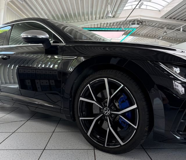 Fahrzeugabbildung Volkswagen Arteon R Shooting Brake 4M 2.0 TSI DSG 4 PANO NA