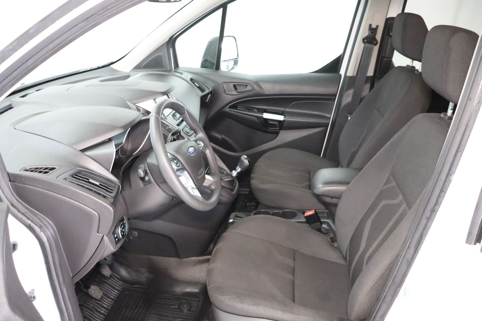 Fahrzeugabbildung Ford Transit Connect * Klima * Navi * RFK * AHK