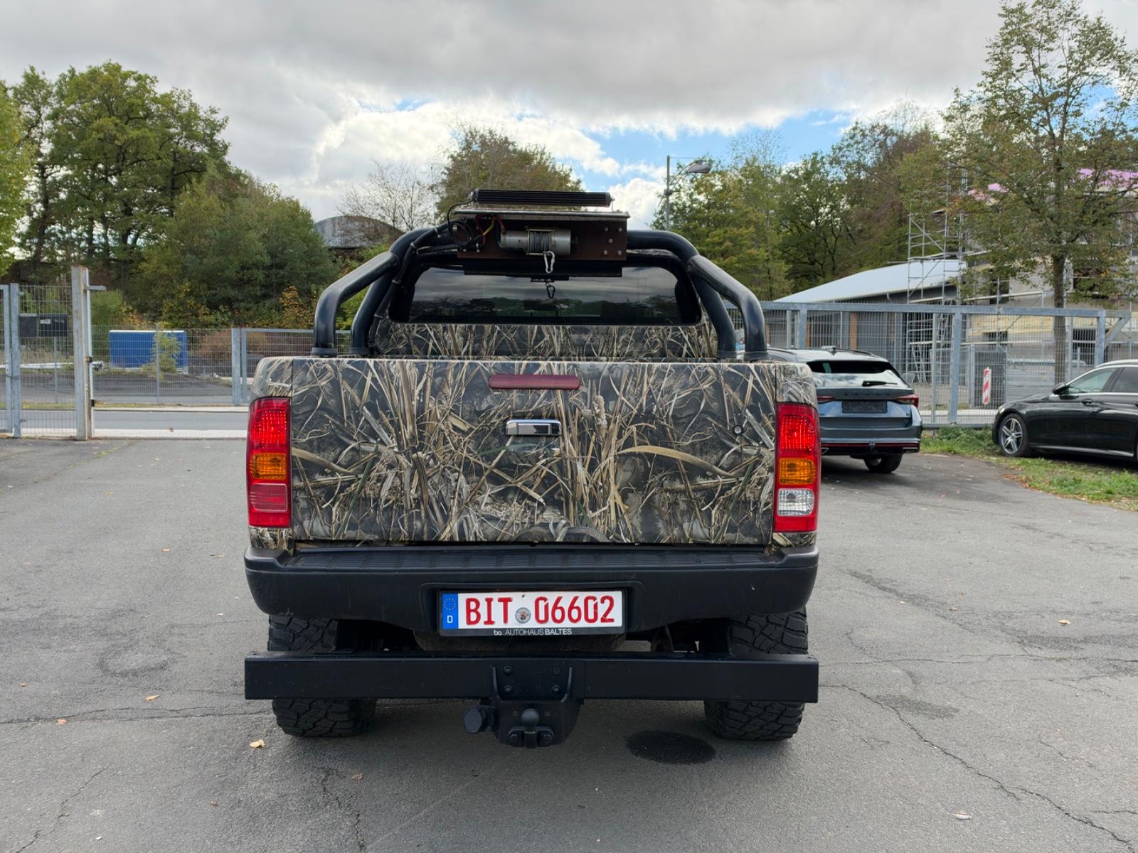 TOYOTA HILUX DOUBLE CAB LIFE 171 ch 4X4 BVM - TREUIL - ATTELAGE - 145000 km