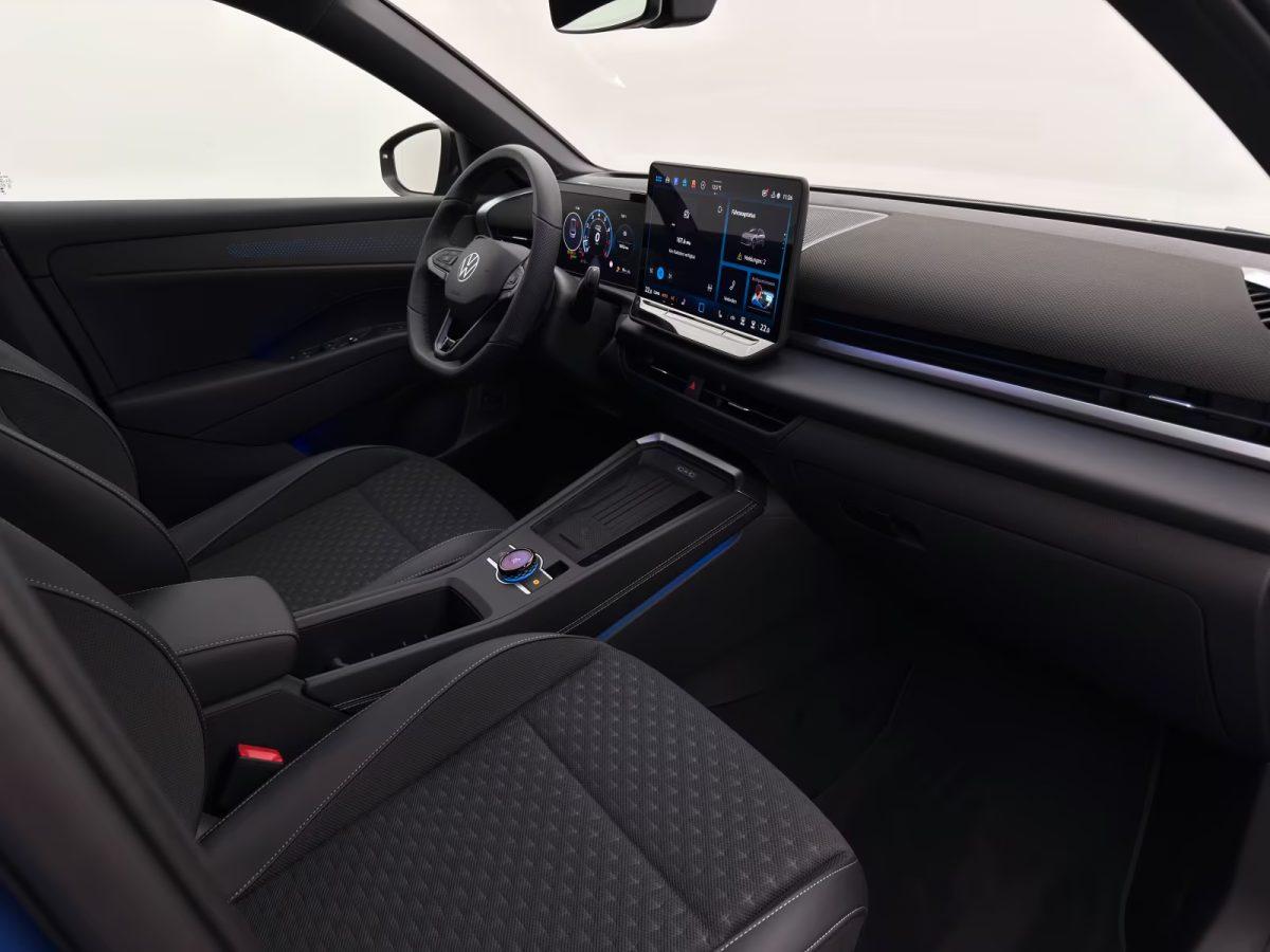 Volkswagen T-Roc 1.5 eTSI DSG R-Line +BLACK-STYLE+CAM+ACC+, миниатюра 26
