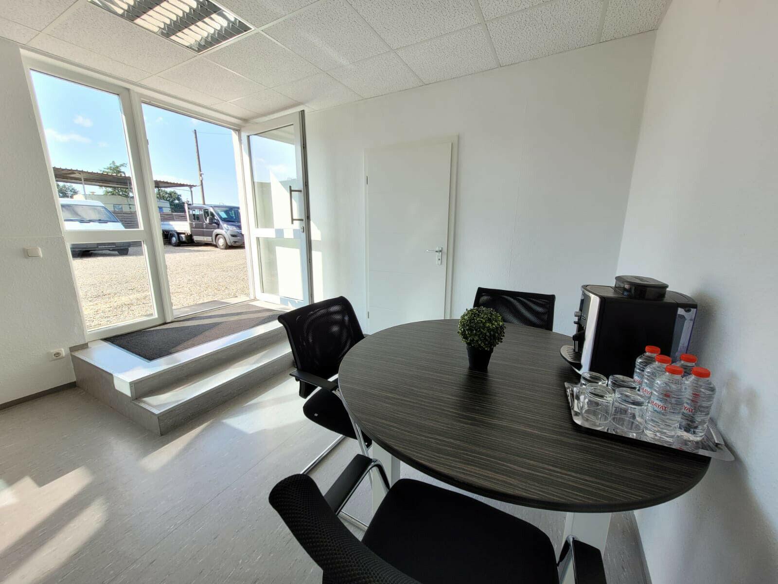 showroom-image-main