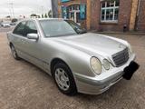 Mercedes-Benz Mercedes E240 - gebrauchte Mercedes-Benz E 240 aus dem Jahr 2001