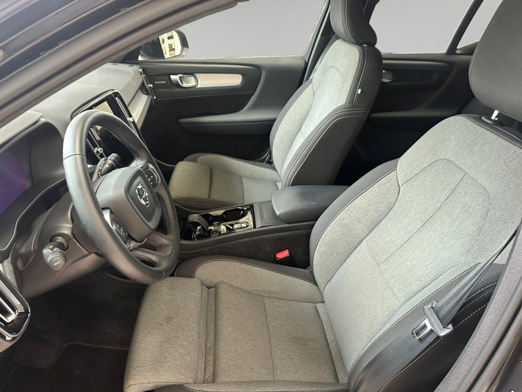 VOLVO XC40 B3 B DKG Plus Black Edition 360° Schiebedac VOLVO XC40 B3 B DKG Plus Black Edition 360° Schiebedac