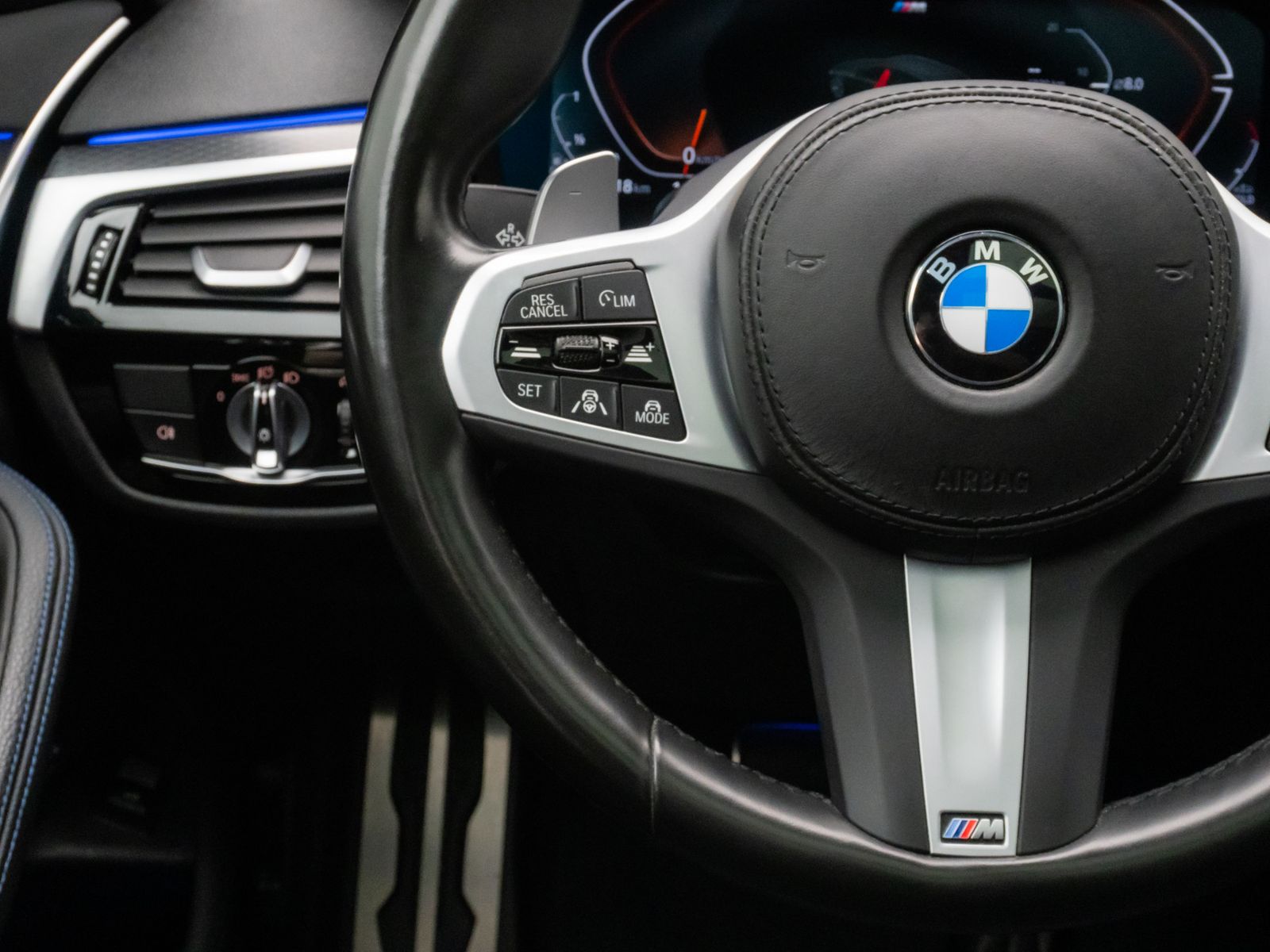 Fahrzeugabbildung BMW 540d xD M Sport Panorama Kamer Laser HUD DAB H/K