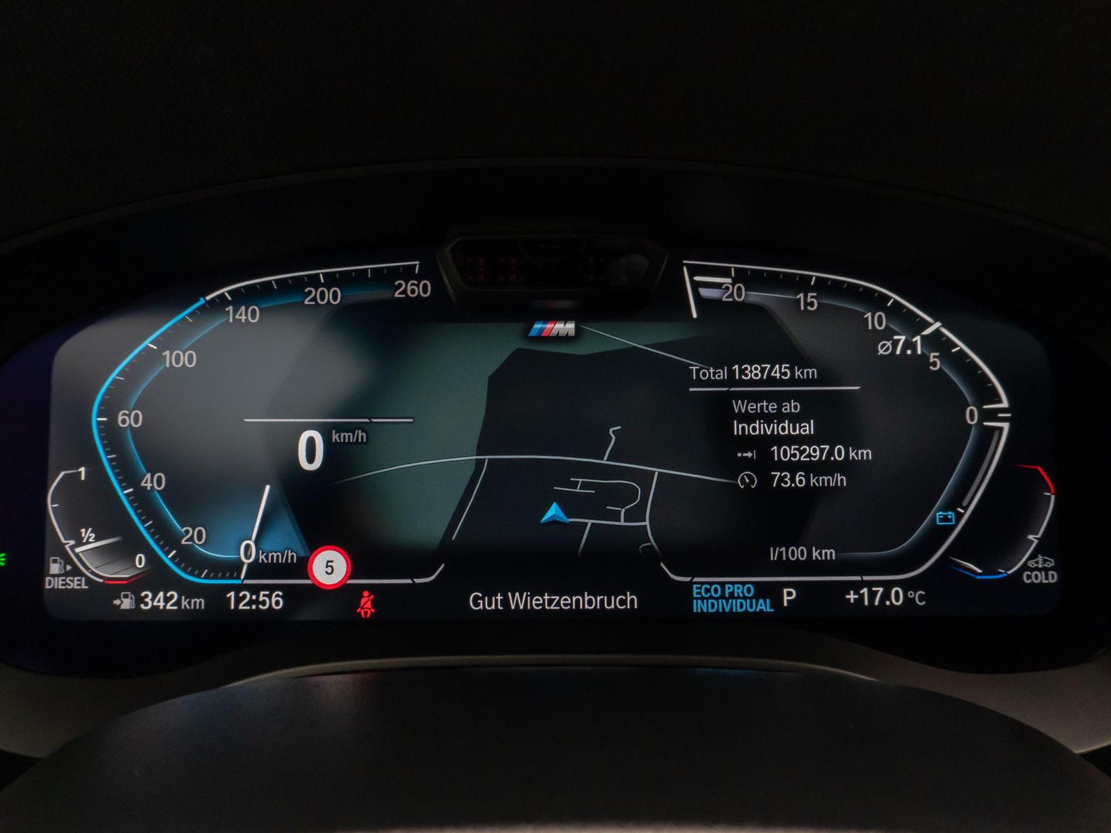 Fahrzeugabbildung BMW 520d xD M Sport Panorama Kamera HUD DAB H/K AHK