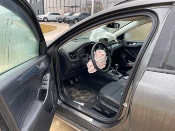 Ford Focus Turnier Active *PANO*NAVI*CARPLAY*TEMP*LED
