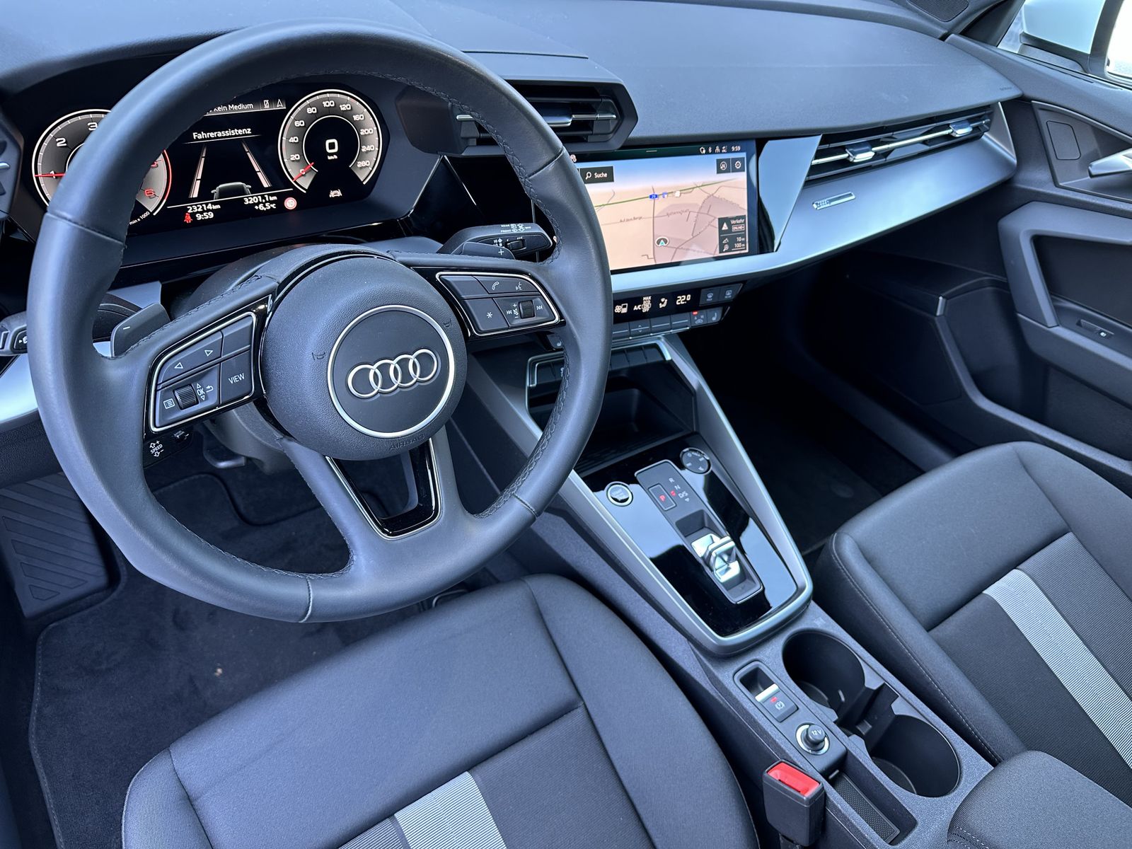 Fahrzeugabbildung Audi A3 35 TDI SpB S-Line NAV+LED+KAM+B&O+CARPLAY+1HD