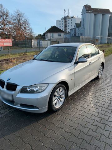 BMW Gepflegter BMW E90 318i  Zu Verkaufen